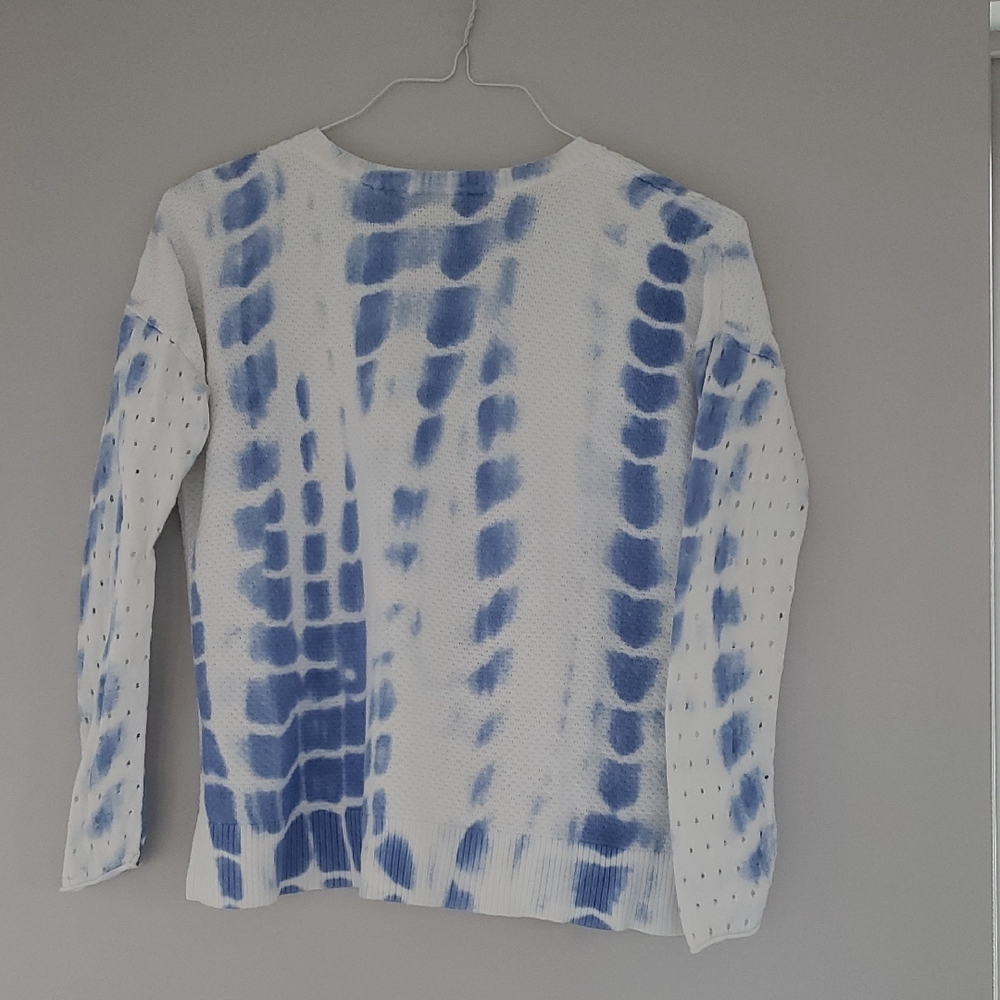 Blue and White Tie-Dye Sweater - Picture 5 of 5